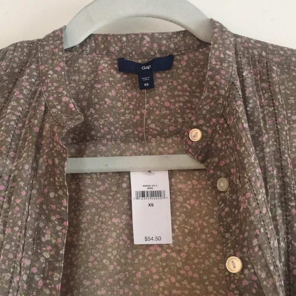 GAP Brand New Shirt